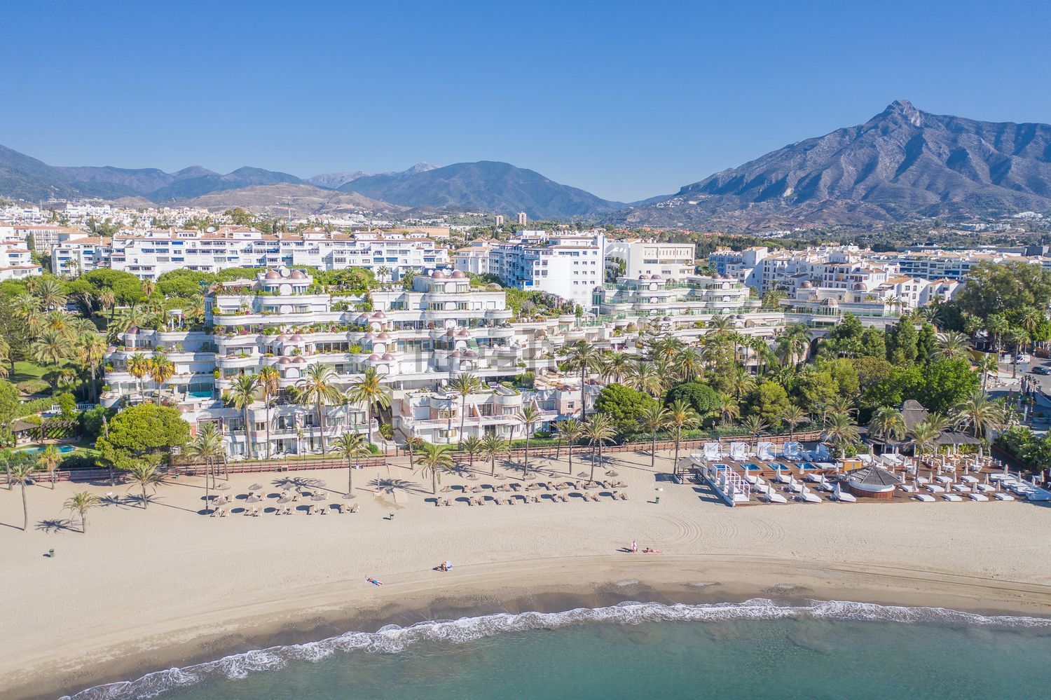 Apartamento em primeira linha de praia em Marbella — Aérea