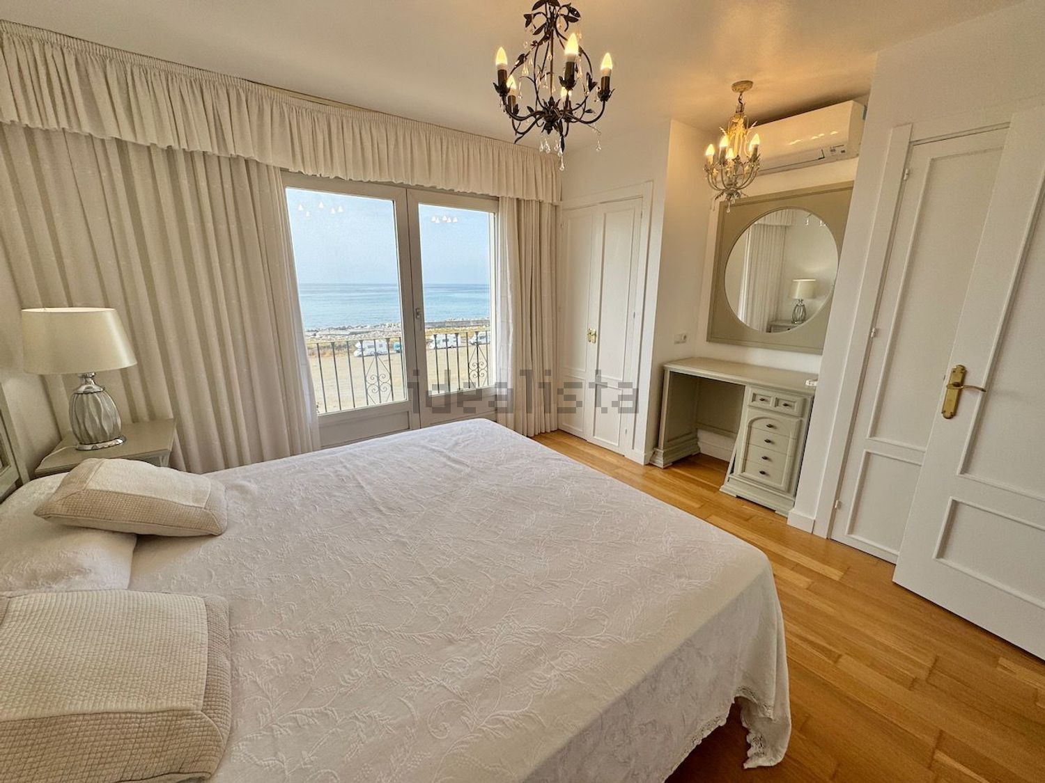 Chalet avec accès direct à la plage à Estepona — Chambre