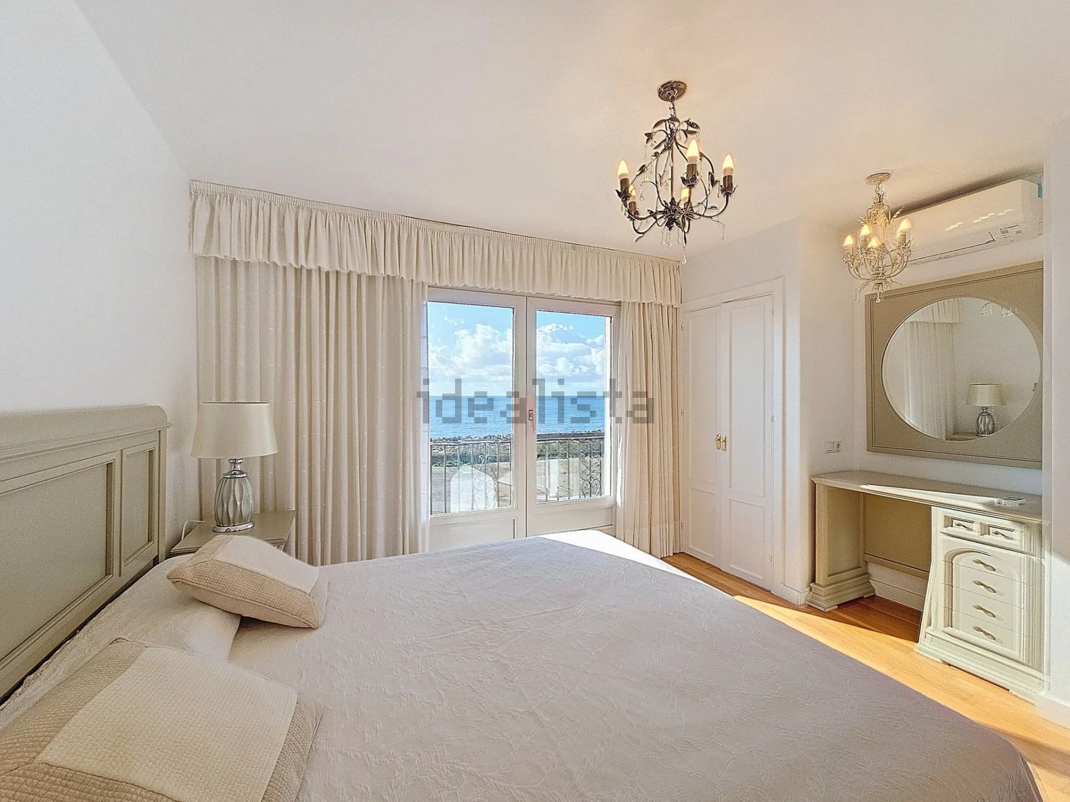 Chalet avec accès direct à la plage à Estepona — Chambre