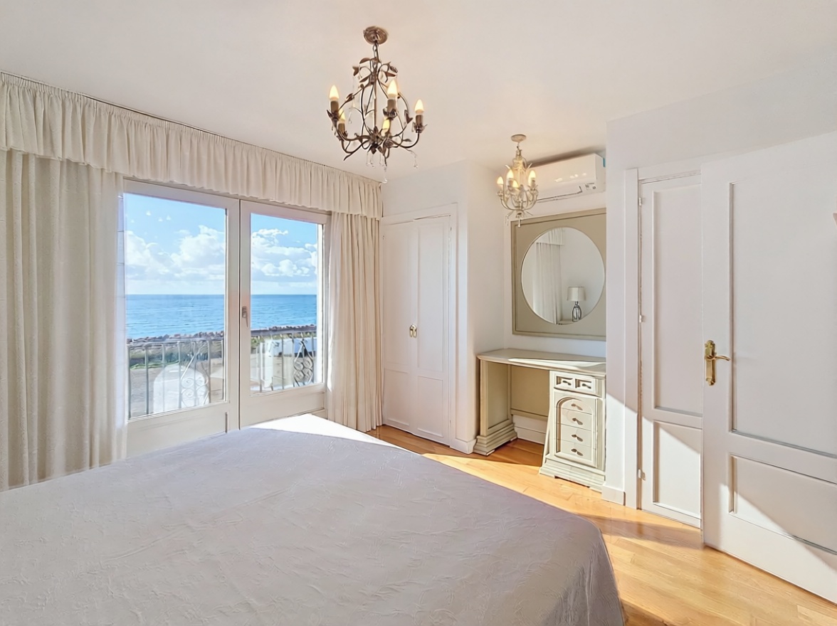 Chalet con acceso directo a playa en Estepona — Baño