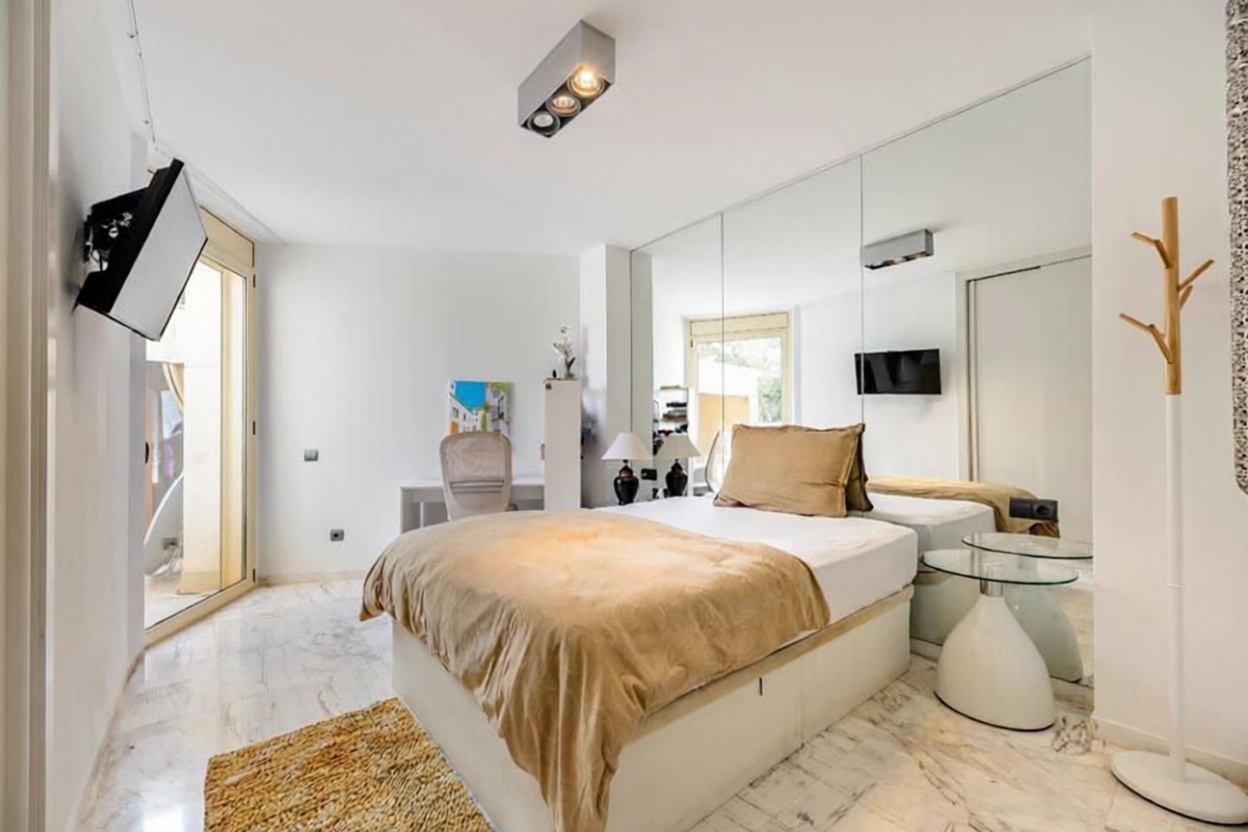 Beachfront flat in Eivissa — Bedroom