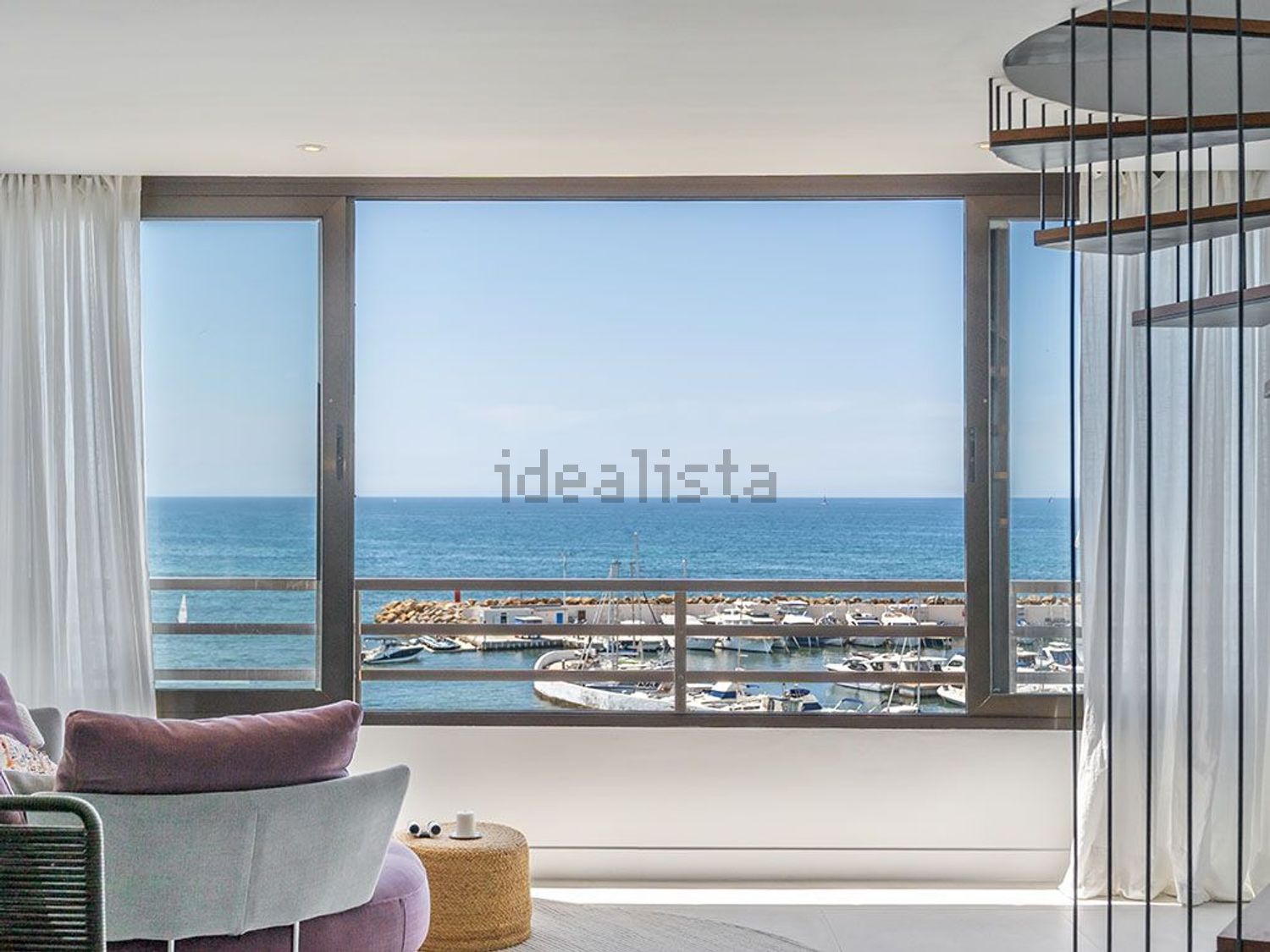 Seafront attic in Palma de Mallorca — Sea view