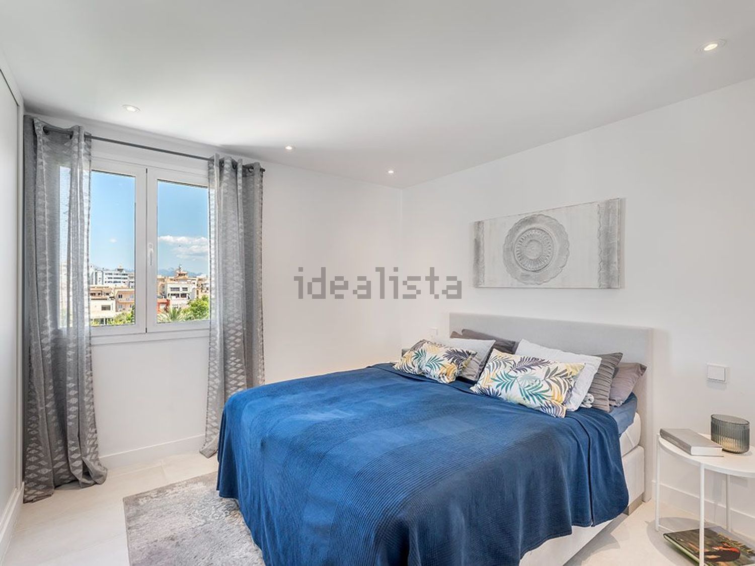 Seafront attic in Palma de Mallorca — Bedroom