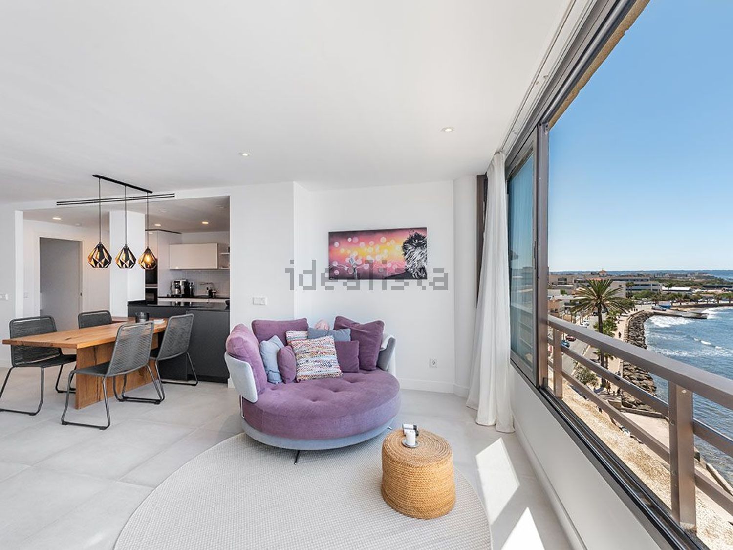 Seafront attic in Palma de Mallorca — Living room