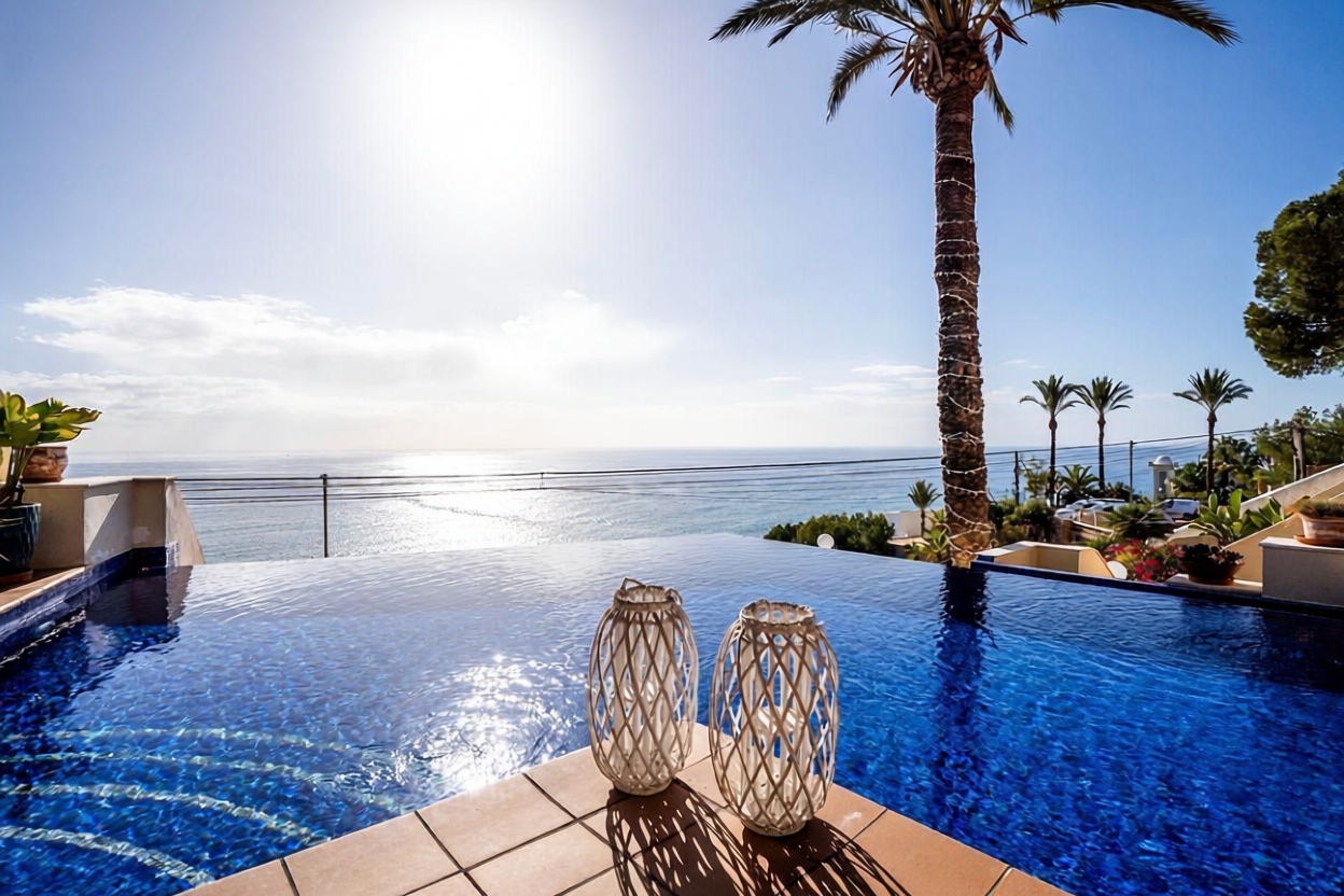Chalet with Direct Beach Access in Villajoyosa — Living room