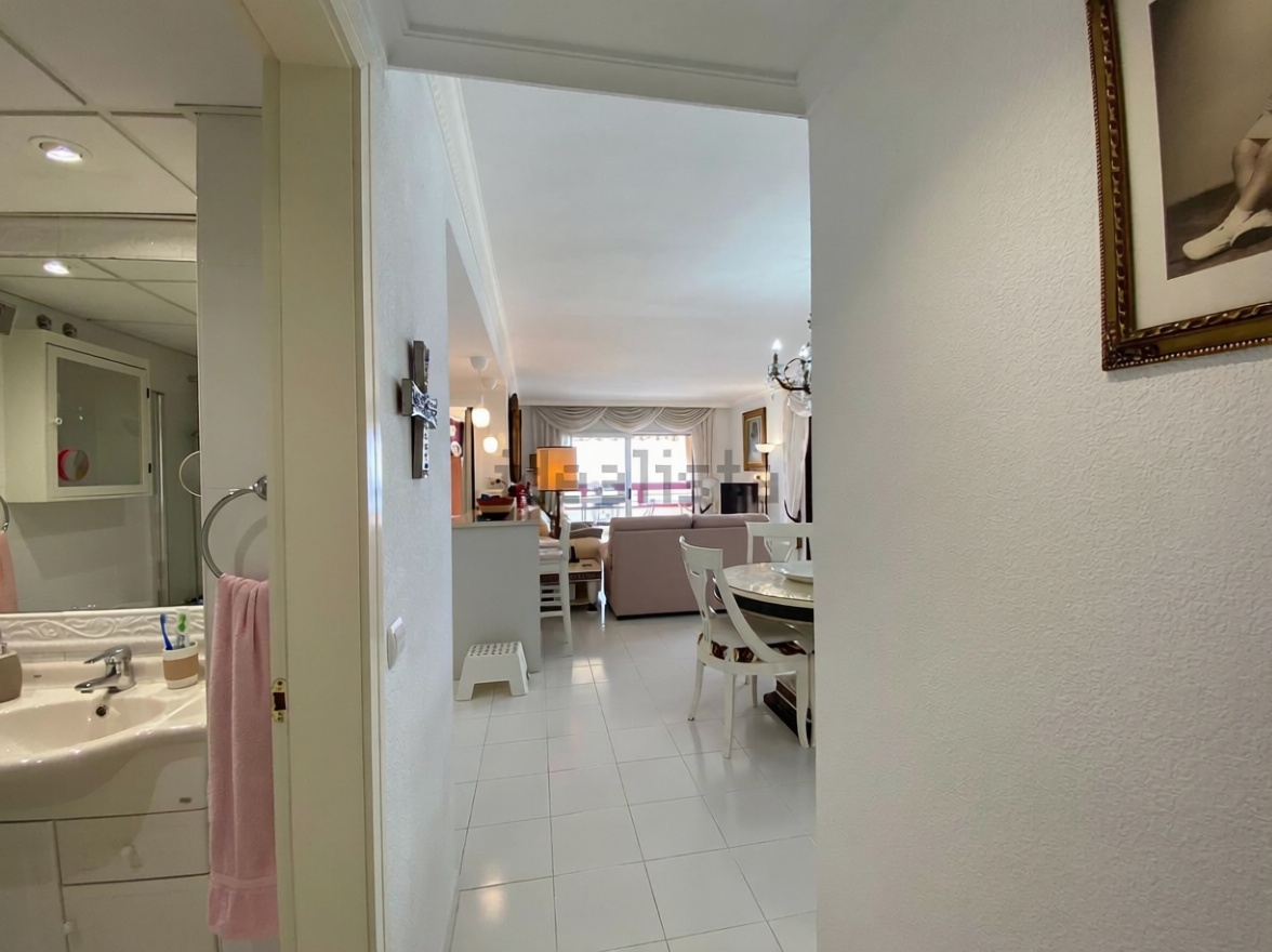 Flat for sale frontline beach in Calpe — Kitchen