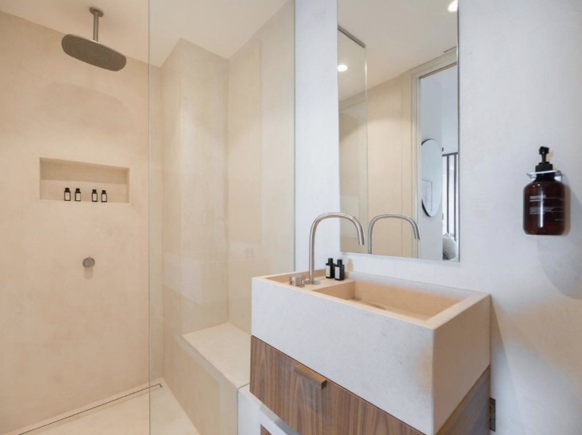 Beachfront flat in Santa Eulalia del Río — Bathroom