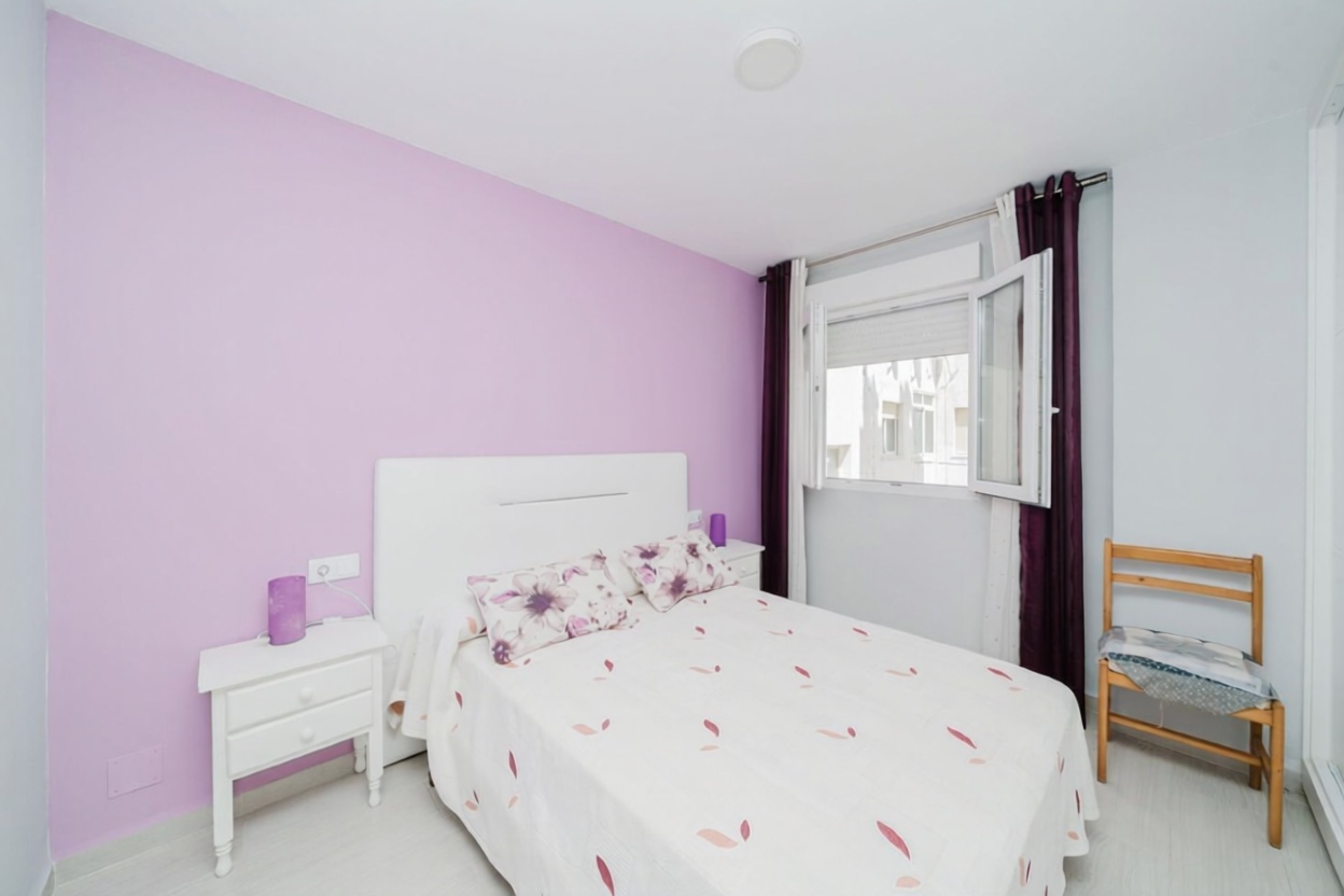 Appartement en première ligne de plage à Torrevieja — Chambre