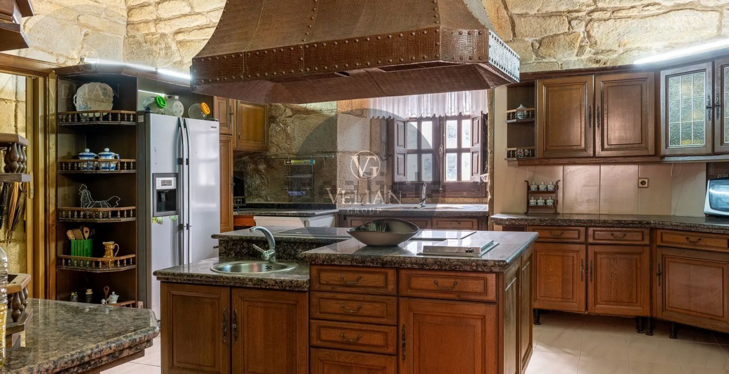 Chalet with direct beach access in Cee — Kitchen