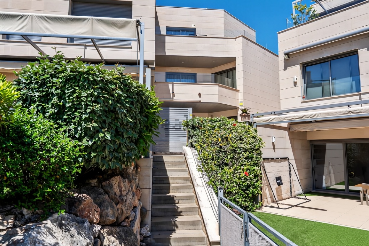 Chalet à vendre avec accès direct à la plage à Torredembarra — Terrasse mer