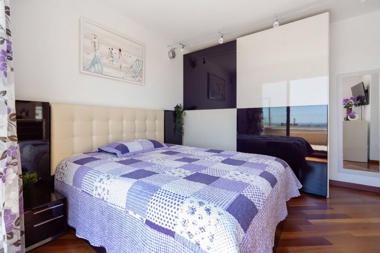 Chalet à vendre avec accès direct à la plage à Torredembarra — Chambre