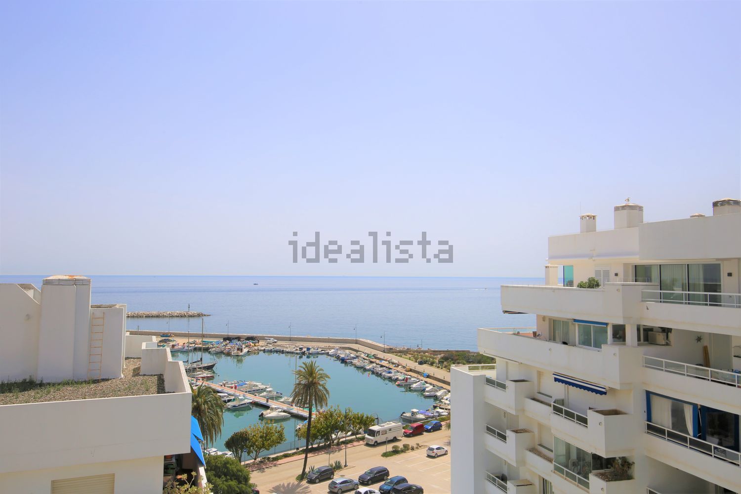 Ático en primera línea de mar en Estepona — Vista mar