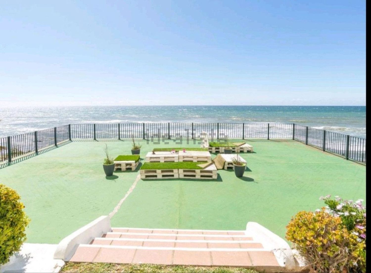 Apartamento em primeira linha de praia em Mijas