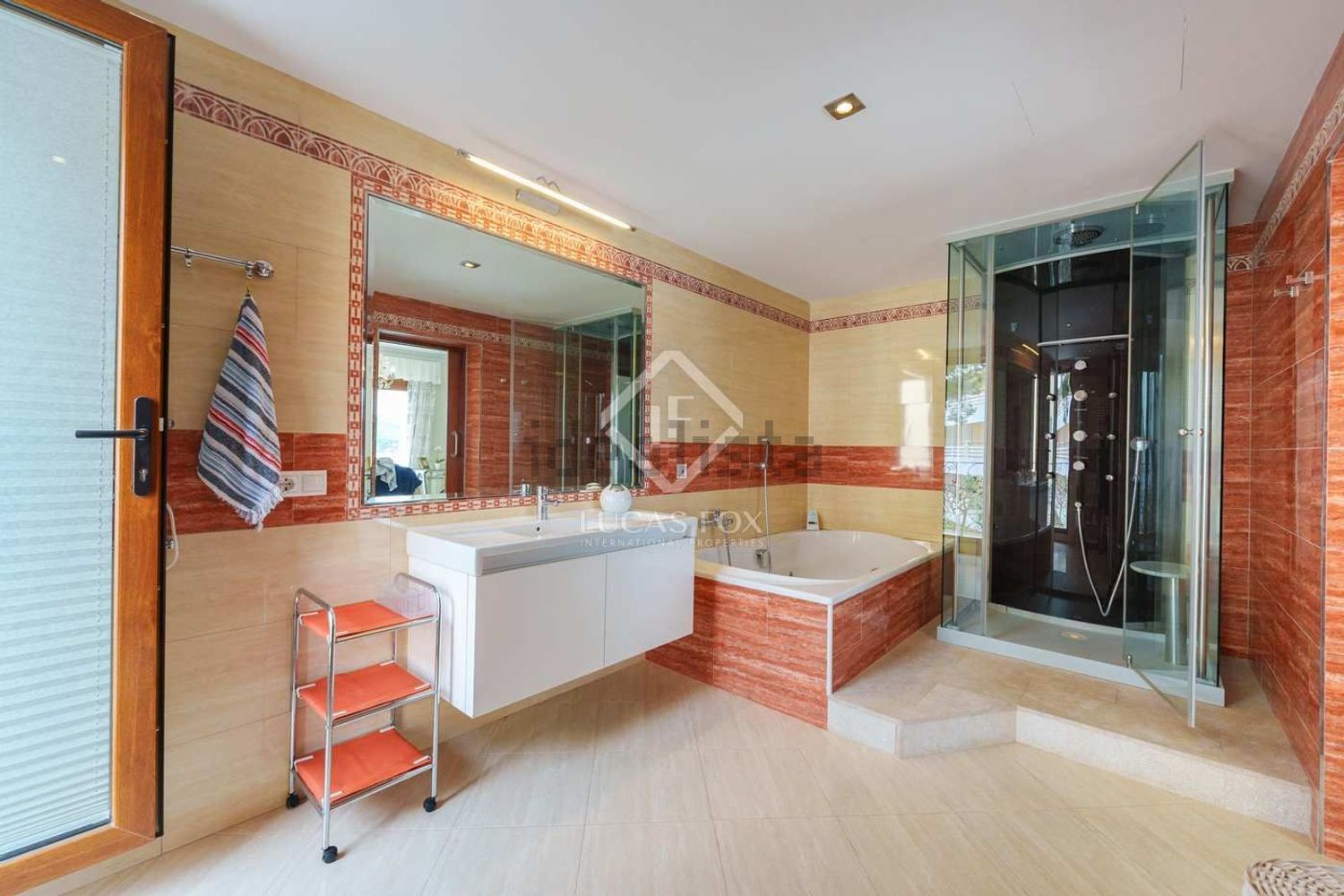 Chalet con acceso directo a playa en Calvià — Baño