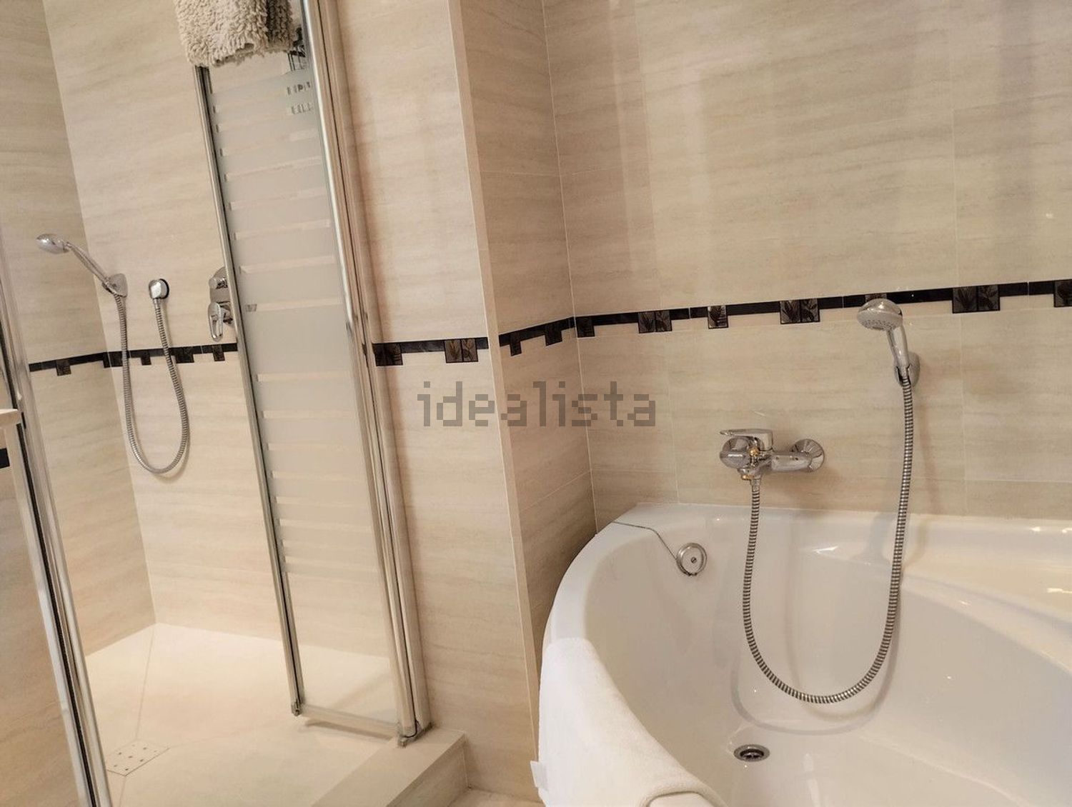 Ático en primera línea de mar en Fuengirola — Baño