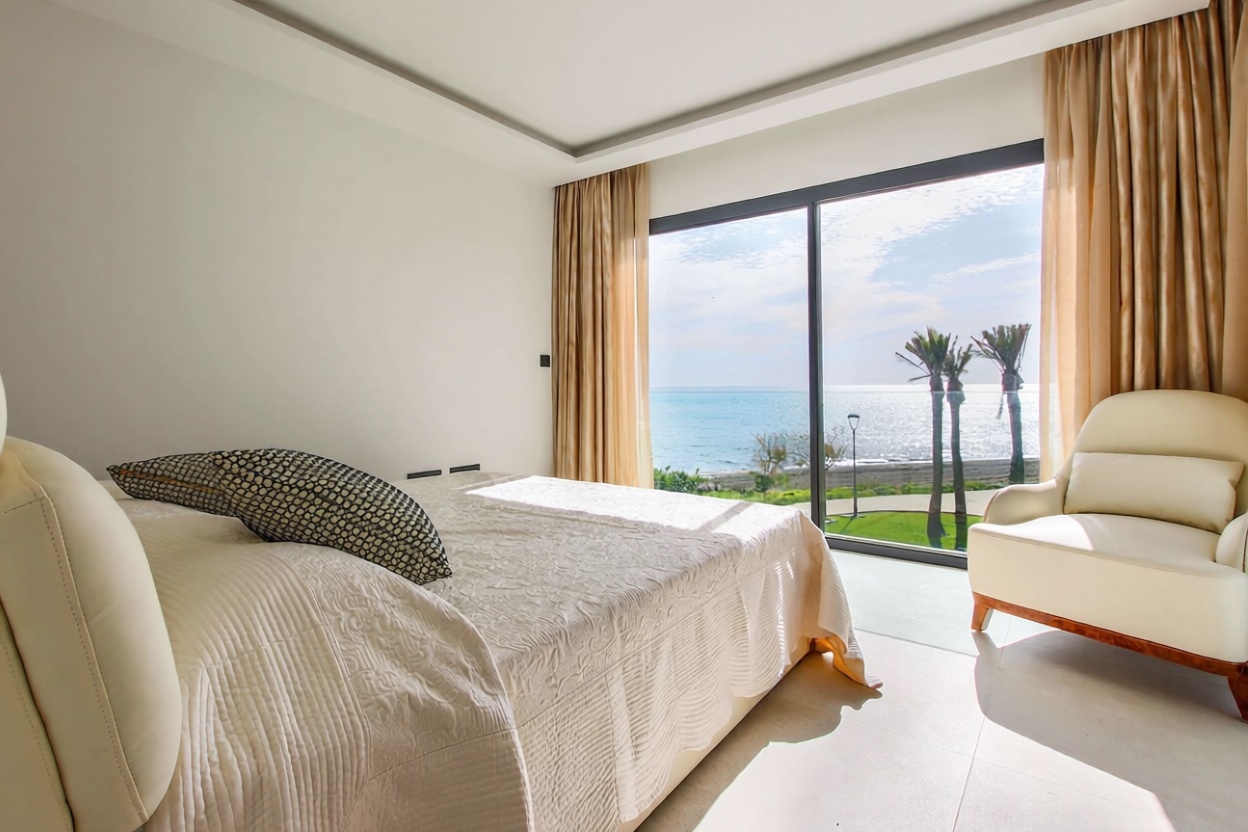 Chalet avec accès direct à la plage à Estepona — Chambre