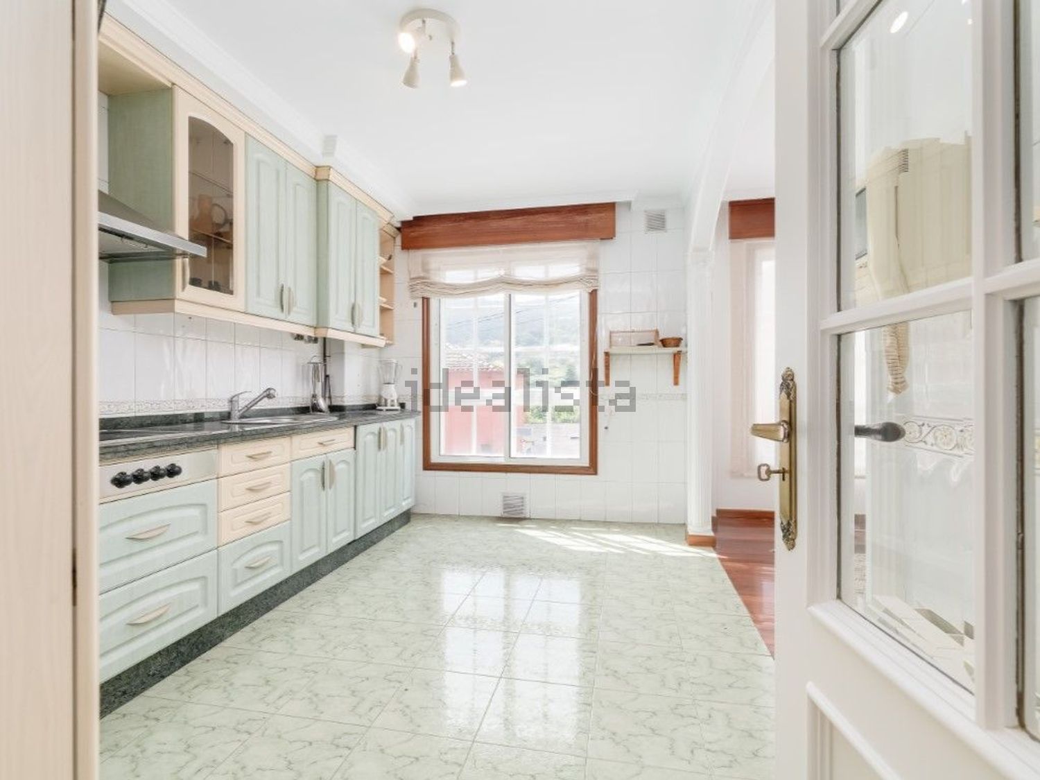 Beachfront flat in Pontevedra — Kitchen