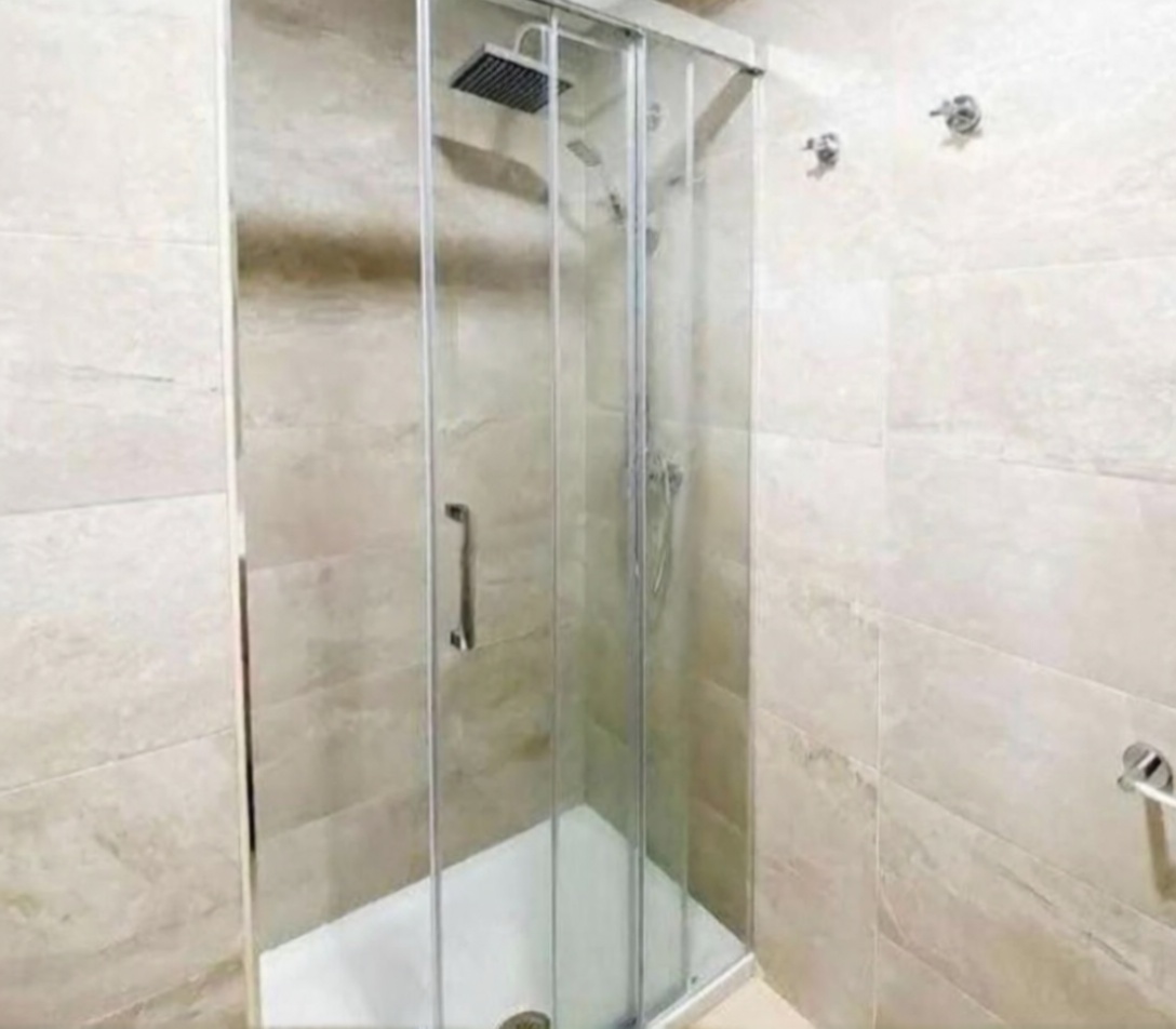 Piso en venta en primera línea de playa en Oropesa del Mar — Baño
