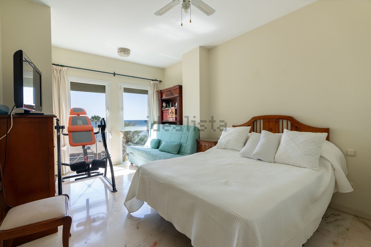 Apartamento em primeira linha de praia em Estepona — Quarto
