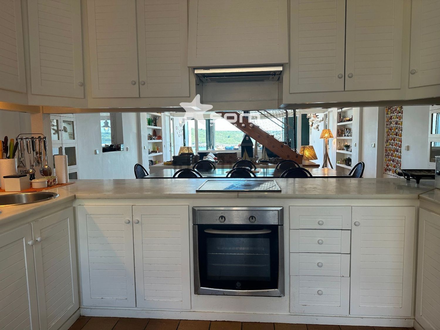 Chalet with direct beach access in Es Mercadal — Kitchen