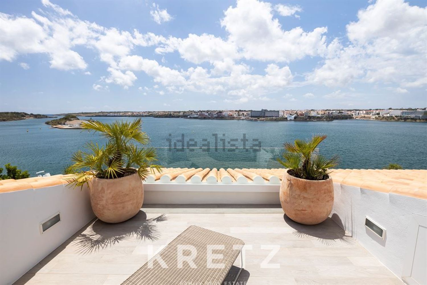 Chalet with direct beach access in Maó/Mahón — Bedroom