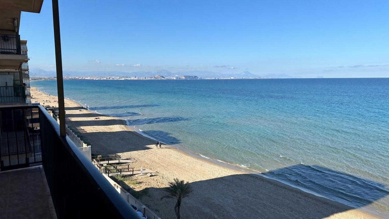 Wohnung in erste Strandlinie in Elche — Bad