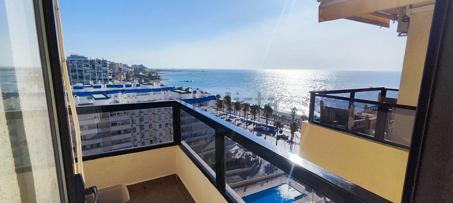 Duplex en première ligne de plage à Benalmádena — Terrasse mer
