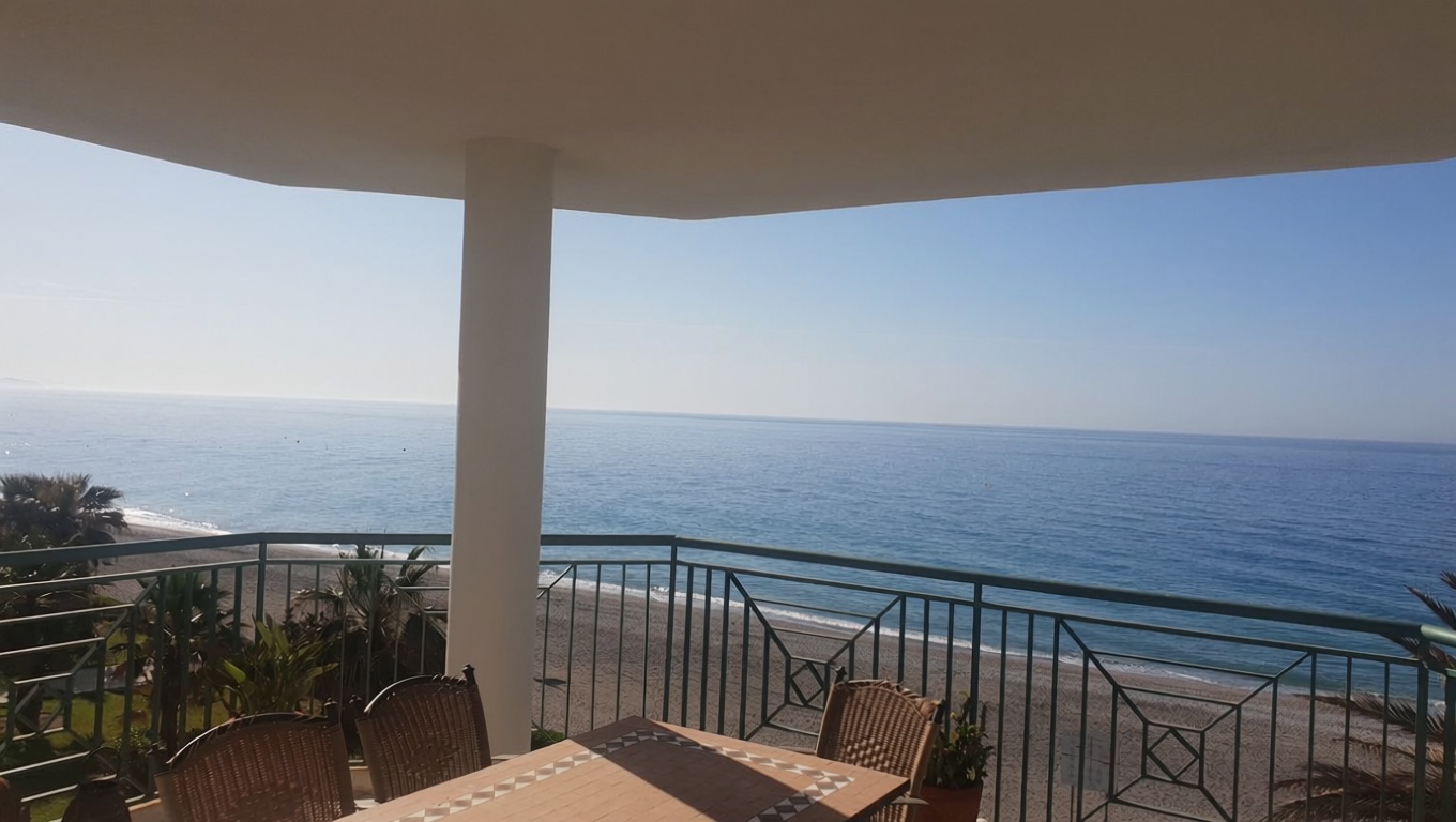 Appartement en première ligne de plage à Torrox — Terrasse mer