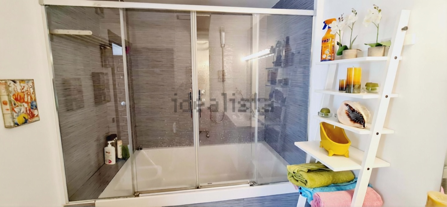 Apartamento em primeira linha de praia em Casares — Terraço mar