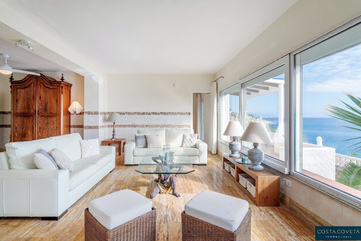 Chalet mit direktem Strandzugang in El Campello — Bad