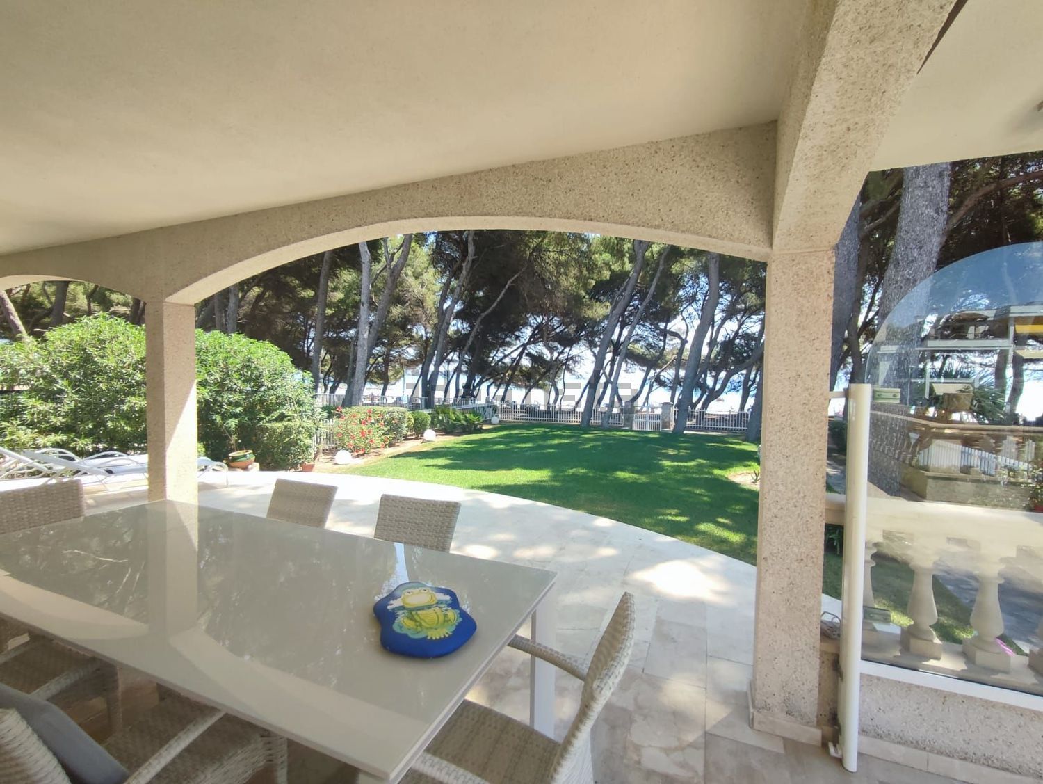 Chalet with direct beach access in Alcúdia — Sea terrace
