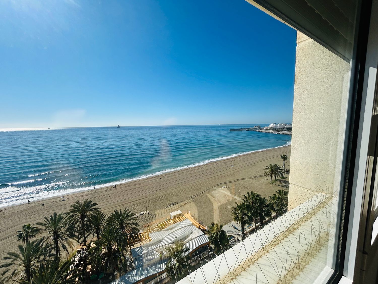 Wohnung in erste Strandlinie in Málaga — Meerblick