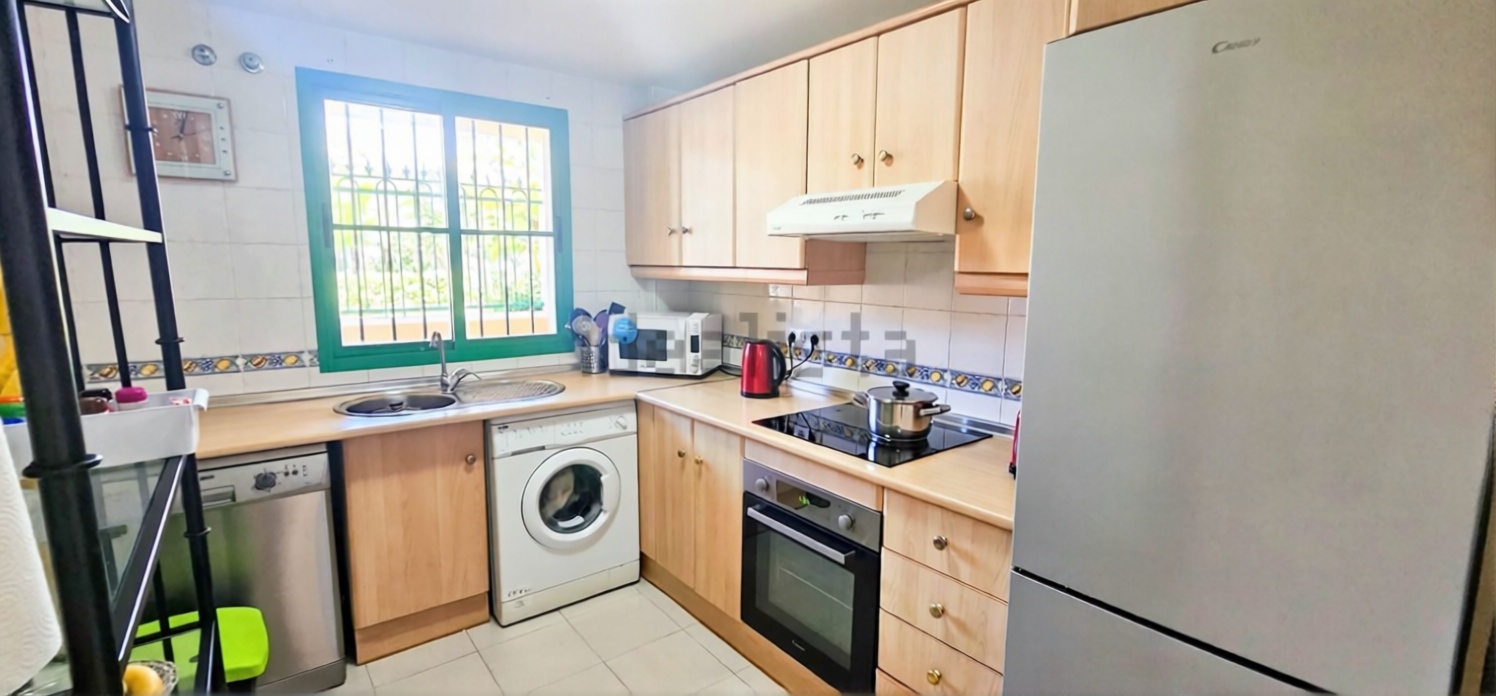 Beachfront duplex in Casares — Kitchen