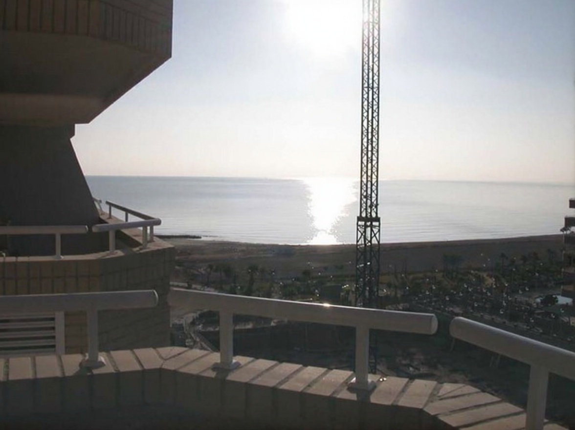 Flat for sale frontline beach in Oropesa del Mar — Discard