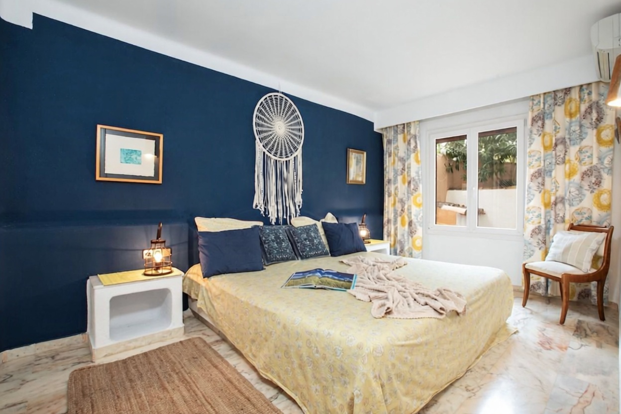Beachfront flat in Calvià — Bedroom