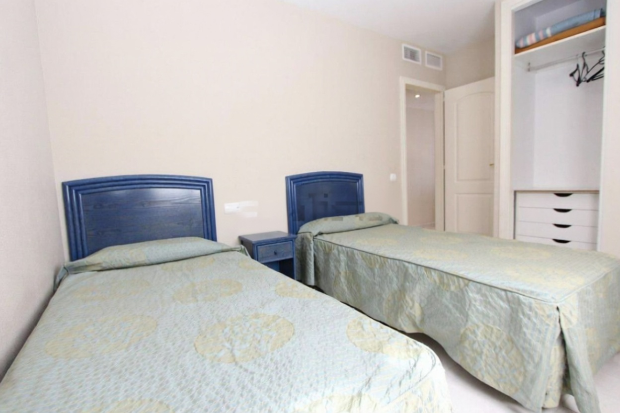 Ático en venta en primera línea de mar en Calpe — Dormitorio