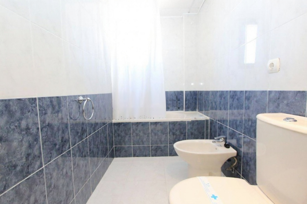 Ático en venta en primera línea de mar en Calpe — Baño