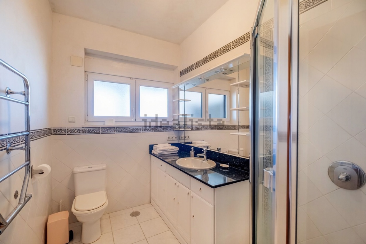 Chalet con acceso directo a playa en Marbella — Salón