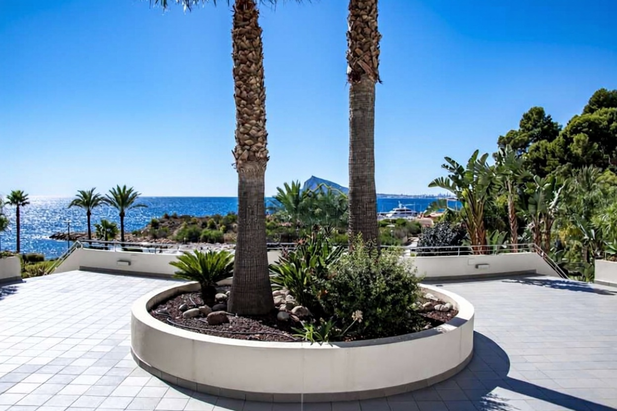 Flat for sale frontline beach in Altea — Sea terrace
