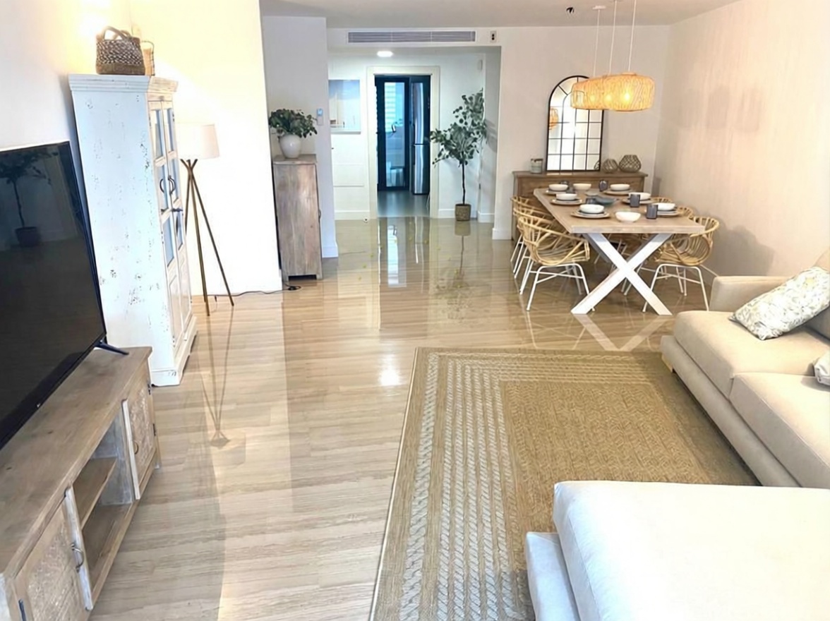 Flat for sale frontline beach in Altea — Living room