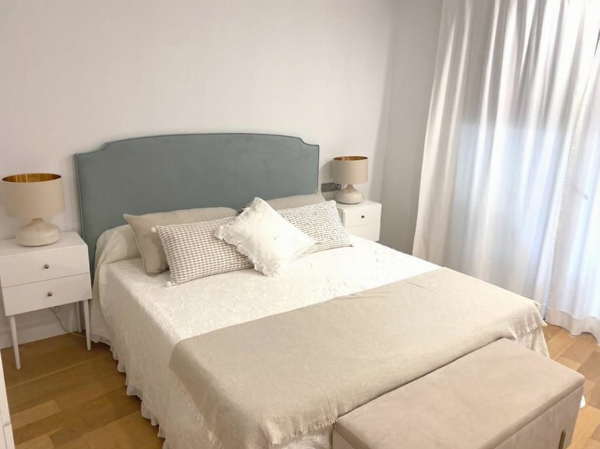 Flat for sale frontline beach in Altea — Bedroom