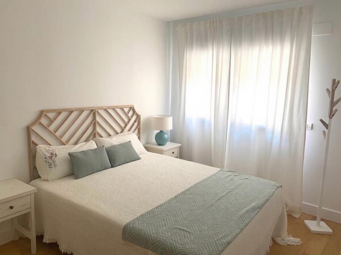Flat for sale frontline beach in Altea — Bedroom