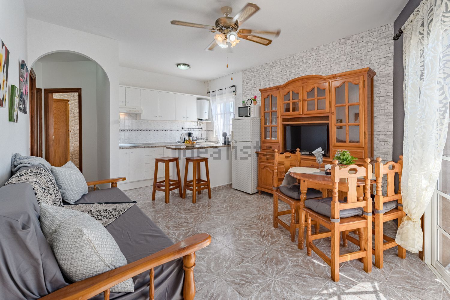 Beachfront flat in Arico — Living room