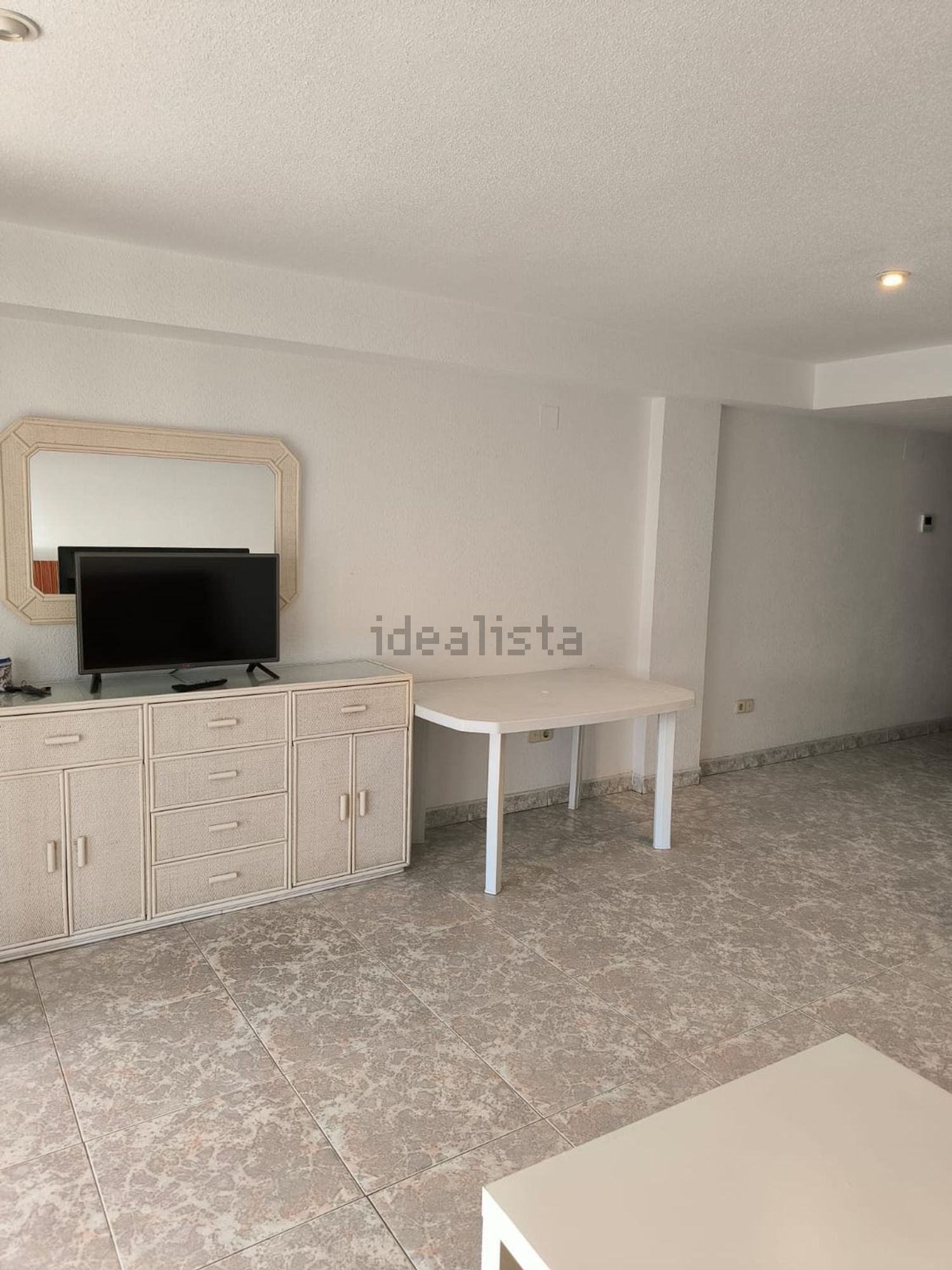 Wohnung zum Verkauf in direkter Strandlage in Alcossebre — Wohnzimmer