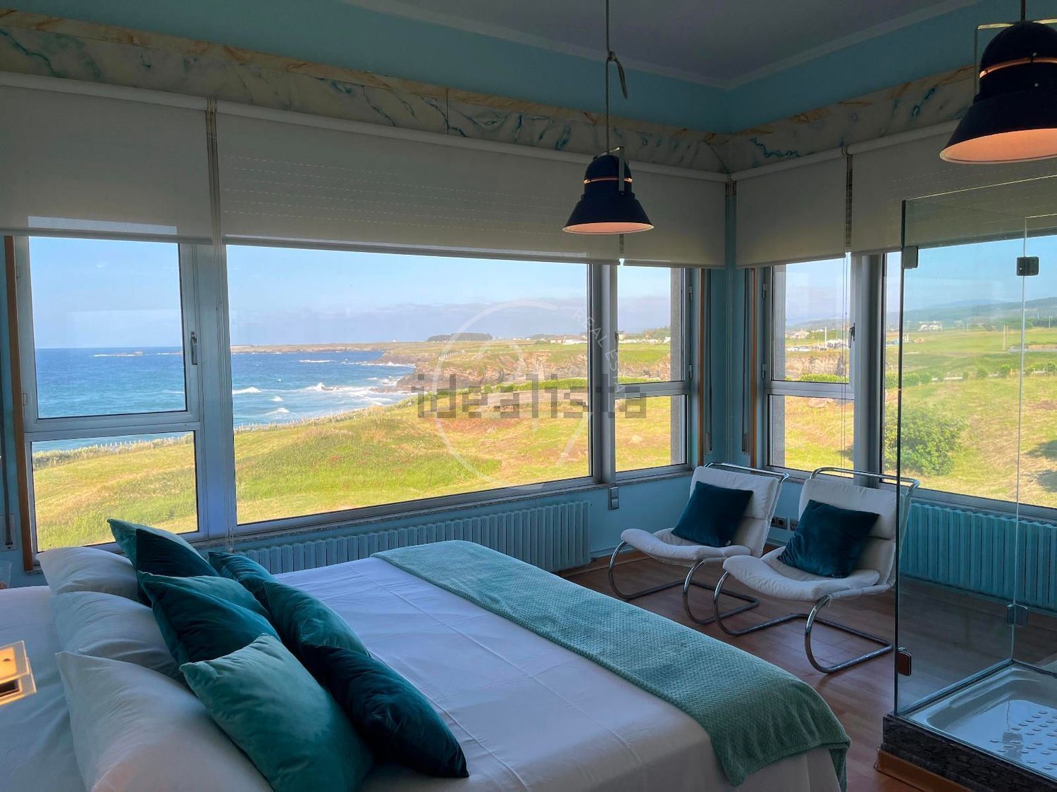 Chalet with direct beach access in Ribadeo — Bedroom
