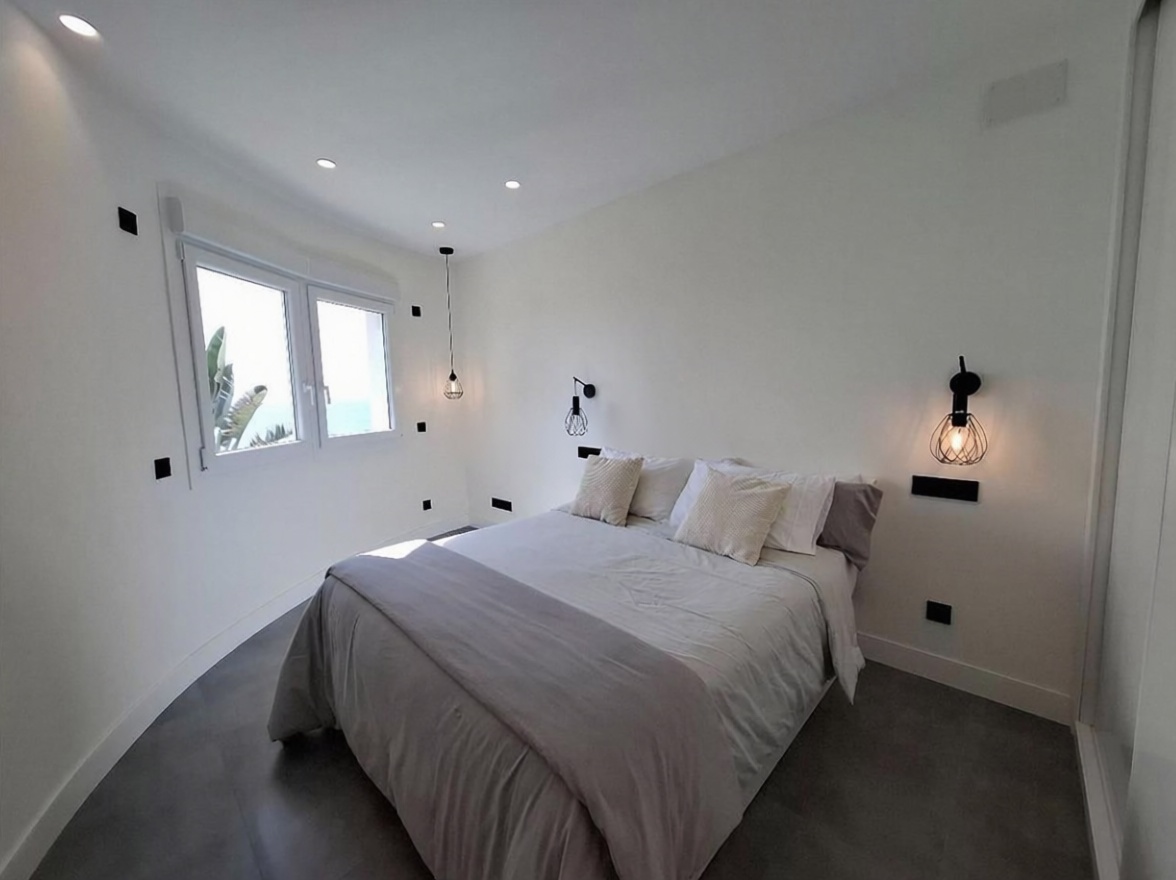 Apartamento em primeira linha de praia em Mijas — Quarto