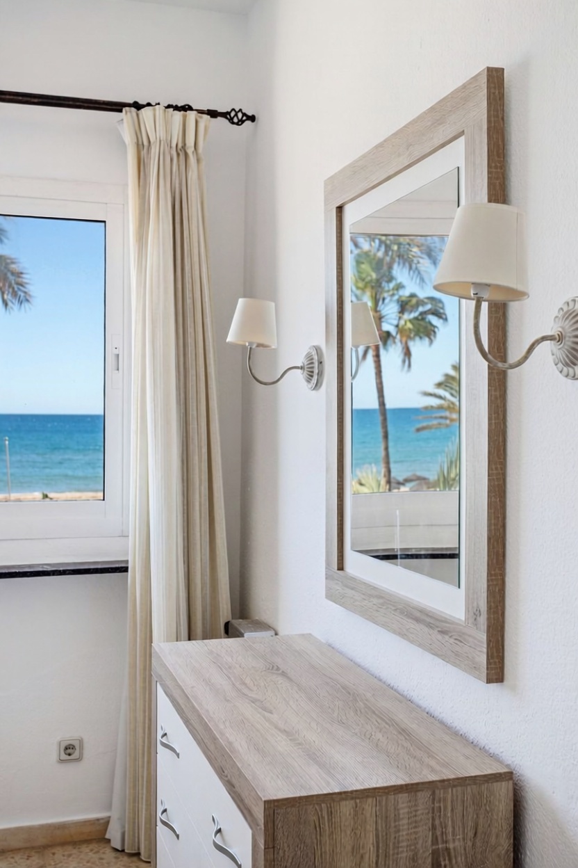 Beachfront flat in Fuengirola — Bedroom