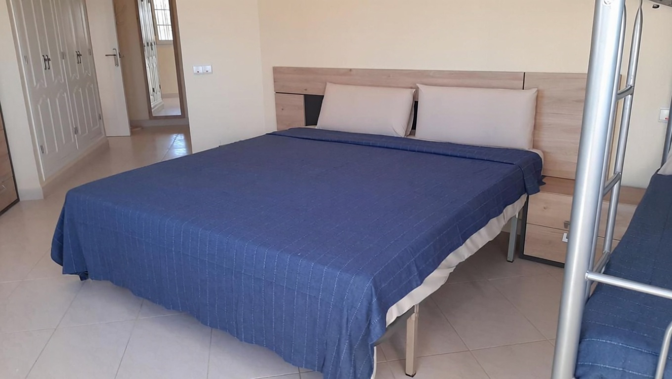 Chalet avec accès direct à la plage à La Manga del Mar Menor — Chambre