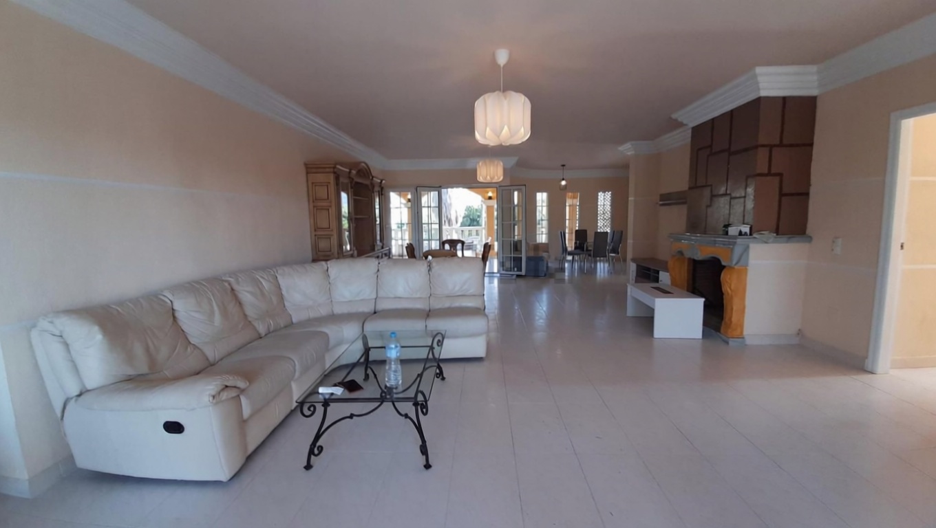Chalet avec accès direct à la plage à La Manga del Mar Menor — Séjour