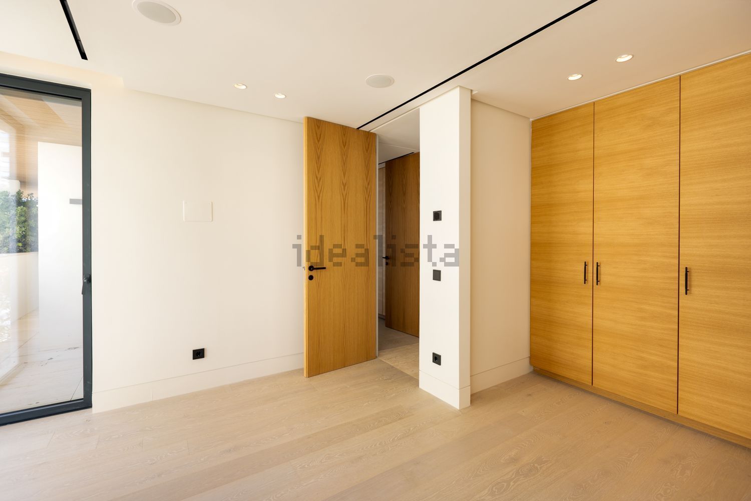Appartement en première ligne de plage à Estepona — Chambre